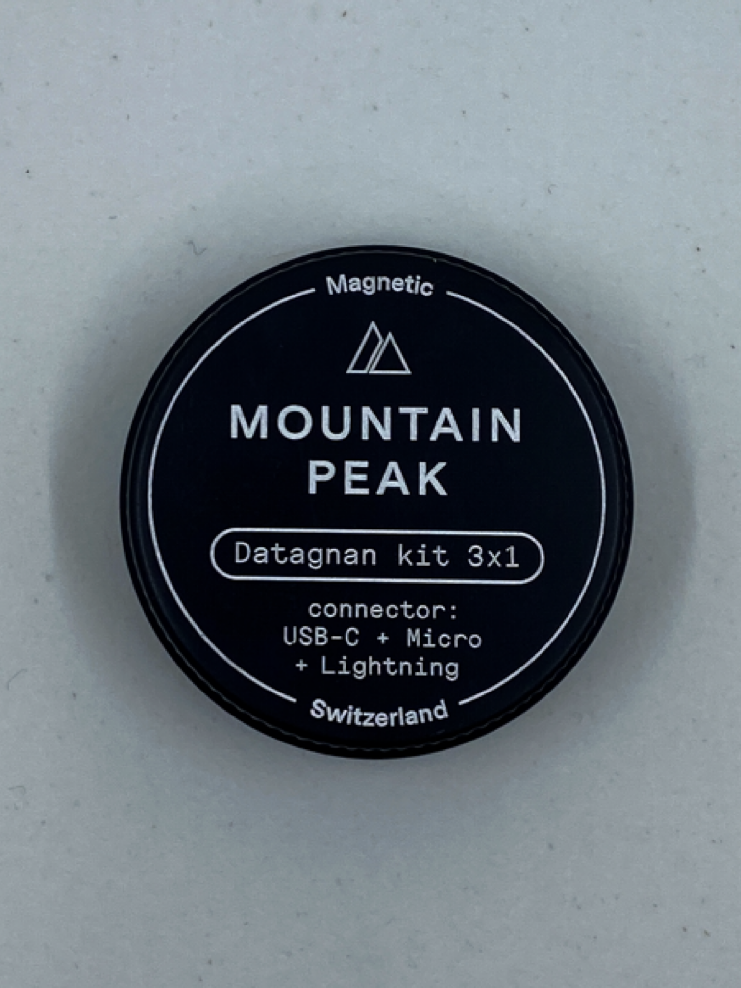 Datagnan - 100W magnetic USB-C universal charging cable for fast charging with data transfer and 3 connectors (USB-C, Lightning, USB Micro)