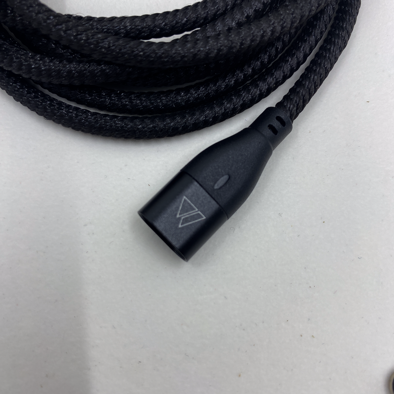 Datagnan - 100W magnetic USB-C universal charging cable for fast charging with data transfer and 3 connectors (USB-C, Lightning, USB Micro)